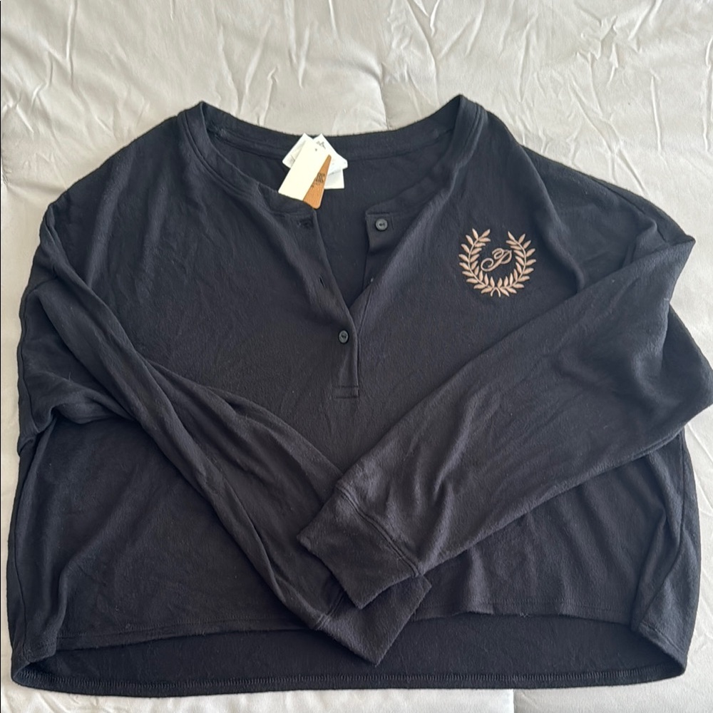 PINK Victoria's Secret Black Long Sleeve Crop Button Down Shirt